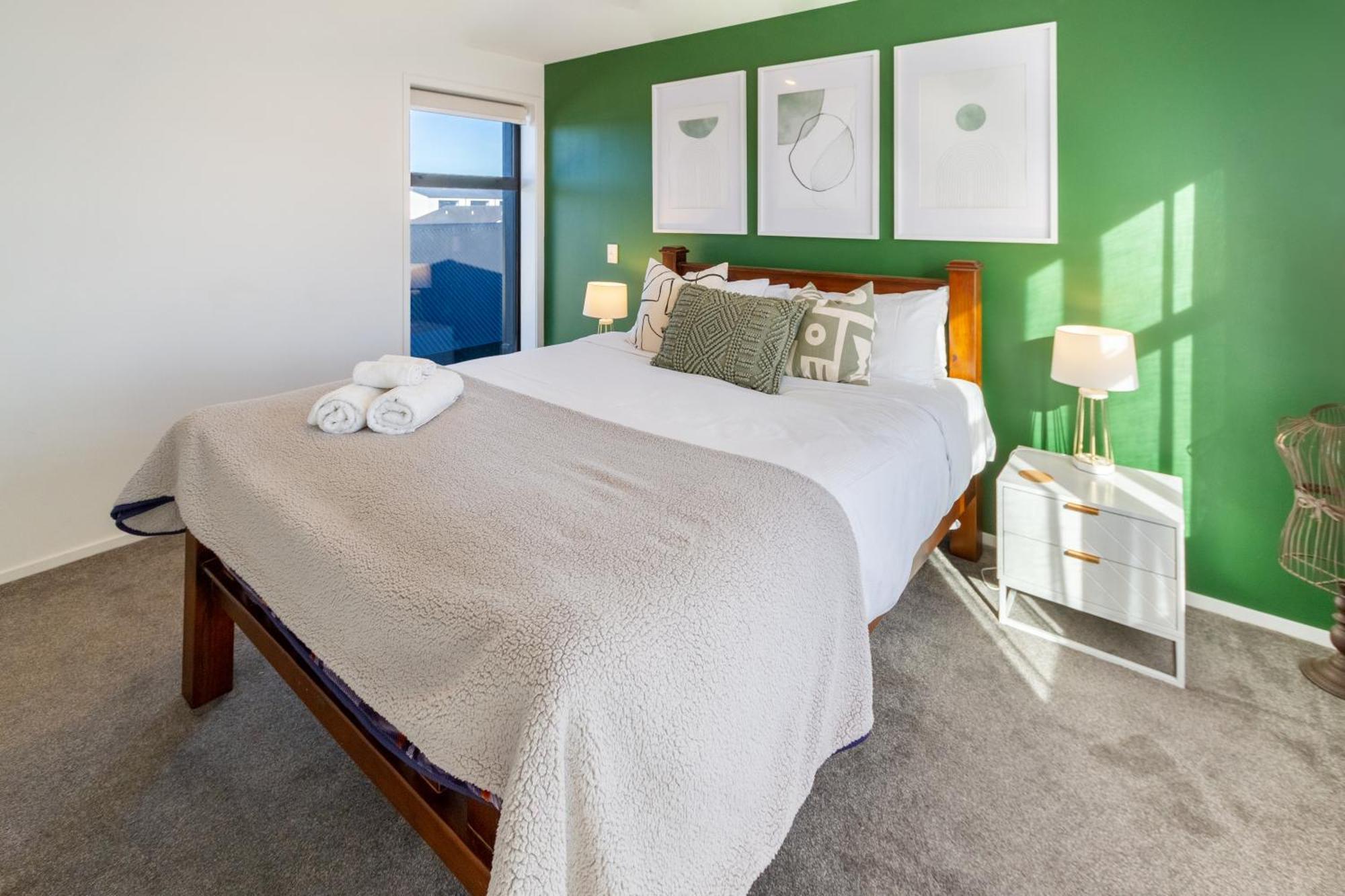 Gorgeous In Green - 2 Bed Central Oasis W/King Bed Κράισττσερτς Εξωτερικό φωτογραφία