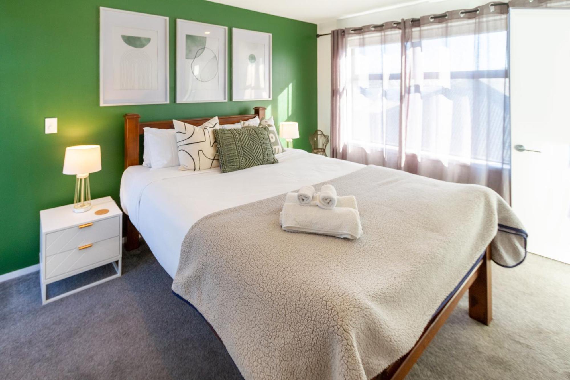 Gorgeous In Green - 2 Bed Central Oasis W/King Bed Κράισττσερτς Εξωτερικό φωτογραφία