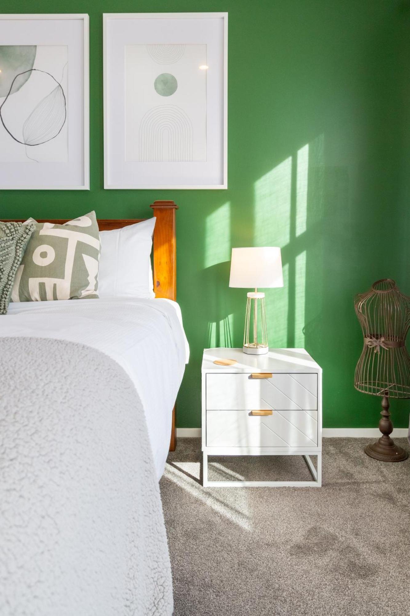 Gorgeous In Green - 2 Bed Central Oasis W/King Bed Κράισττσερτς Εξωτερικό φωτογραφία