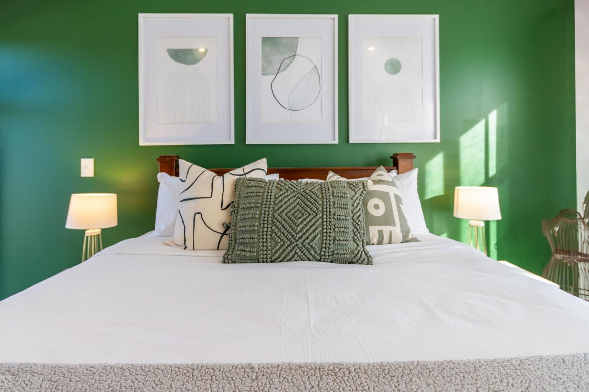 Gorgeous In Green - 2 Bed Central Oasis W/King Bed Κράισττσερτς Εξωτερικό φωτογραφία