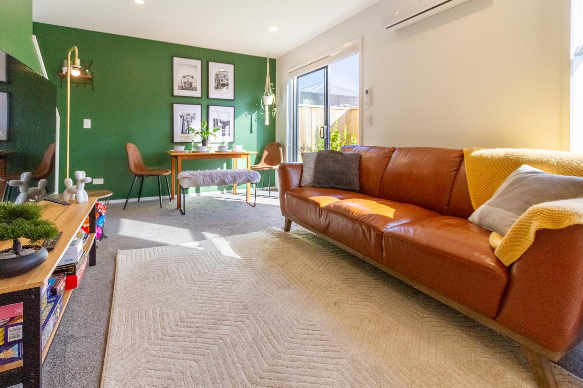 Gorgeous In Green - 2 Bed Central Oasis W/King Bed Κράισττσερτς Εξωτερικό φωτογραφία