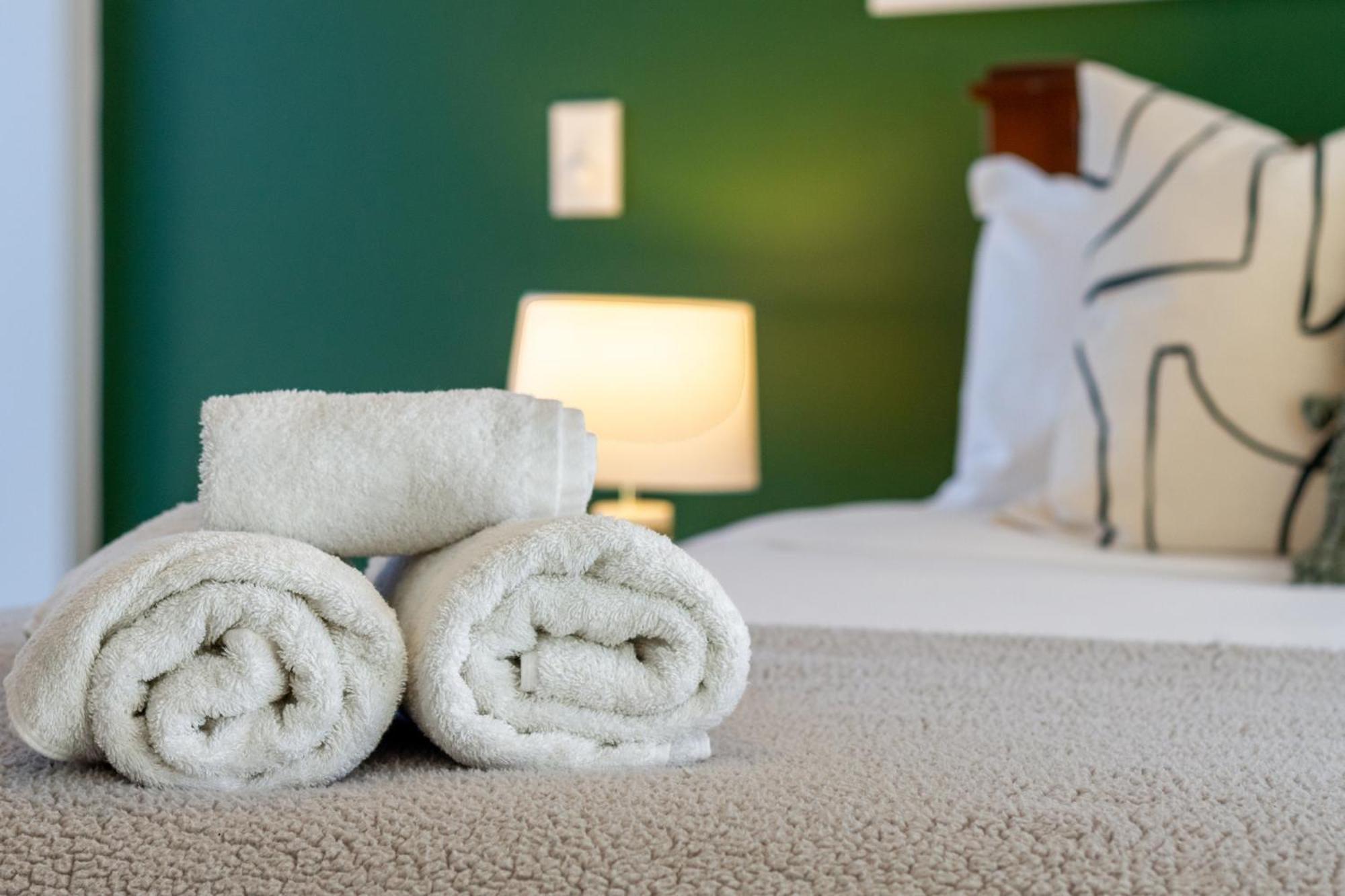 Gorgeous In Green - 2 Bed Central Oasis W/King Bed Κράισττσερτς Εξωτερικό φωτογραφία