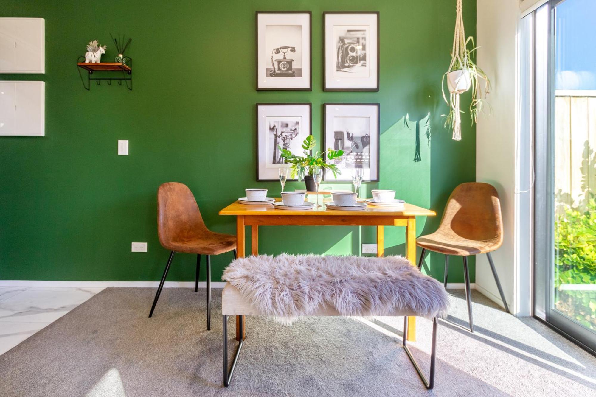 Gorgeous In Green - 2 Bed Central Oasis W/King Bed Κράισττσερτς Εξωτερικό φωτογραφία
